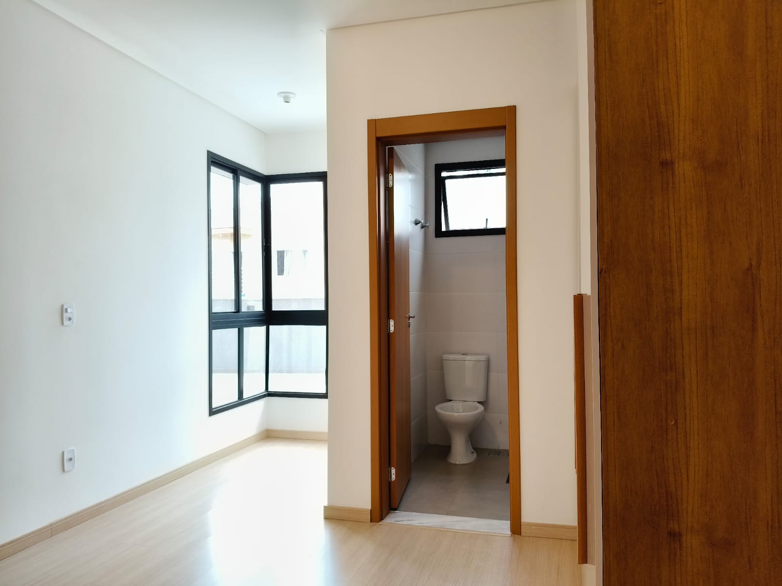 WhatsApp Image 2025-11-05 at 17.51.44 (2)