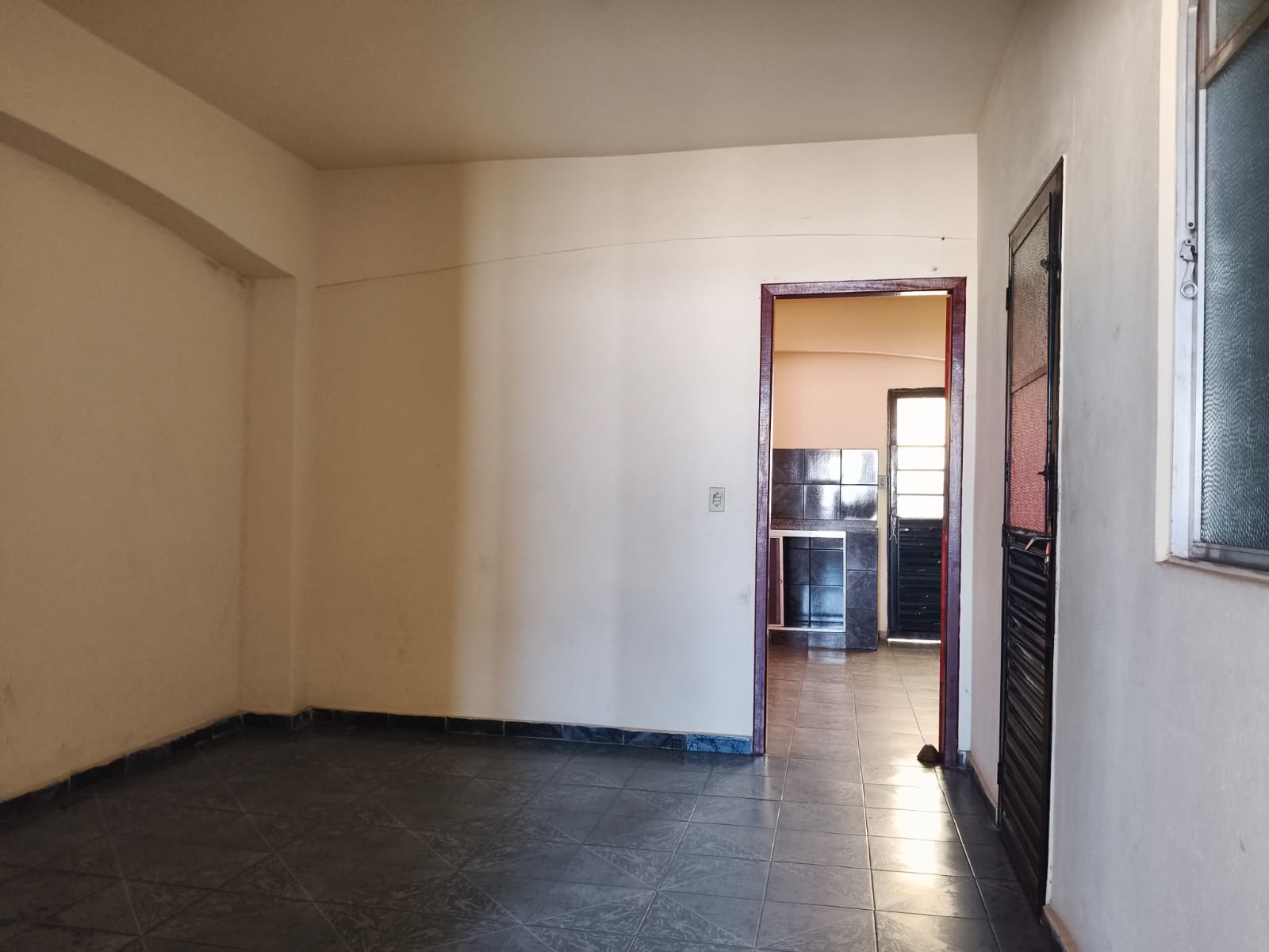 🏢 Apartamento disponível para locação – Centro de Ijaci! - Imagem 3